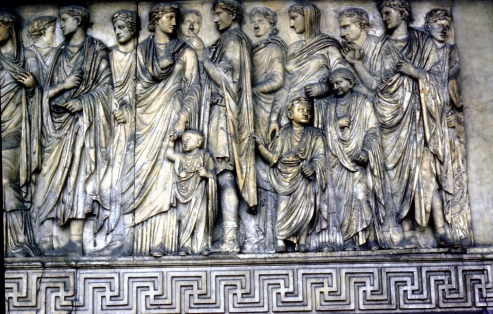 ara-pacis-imago-family